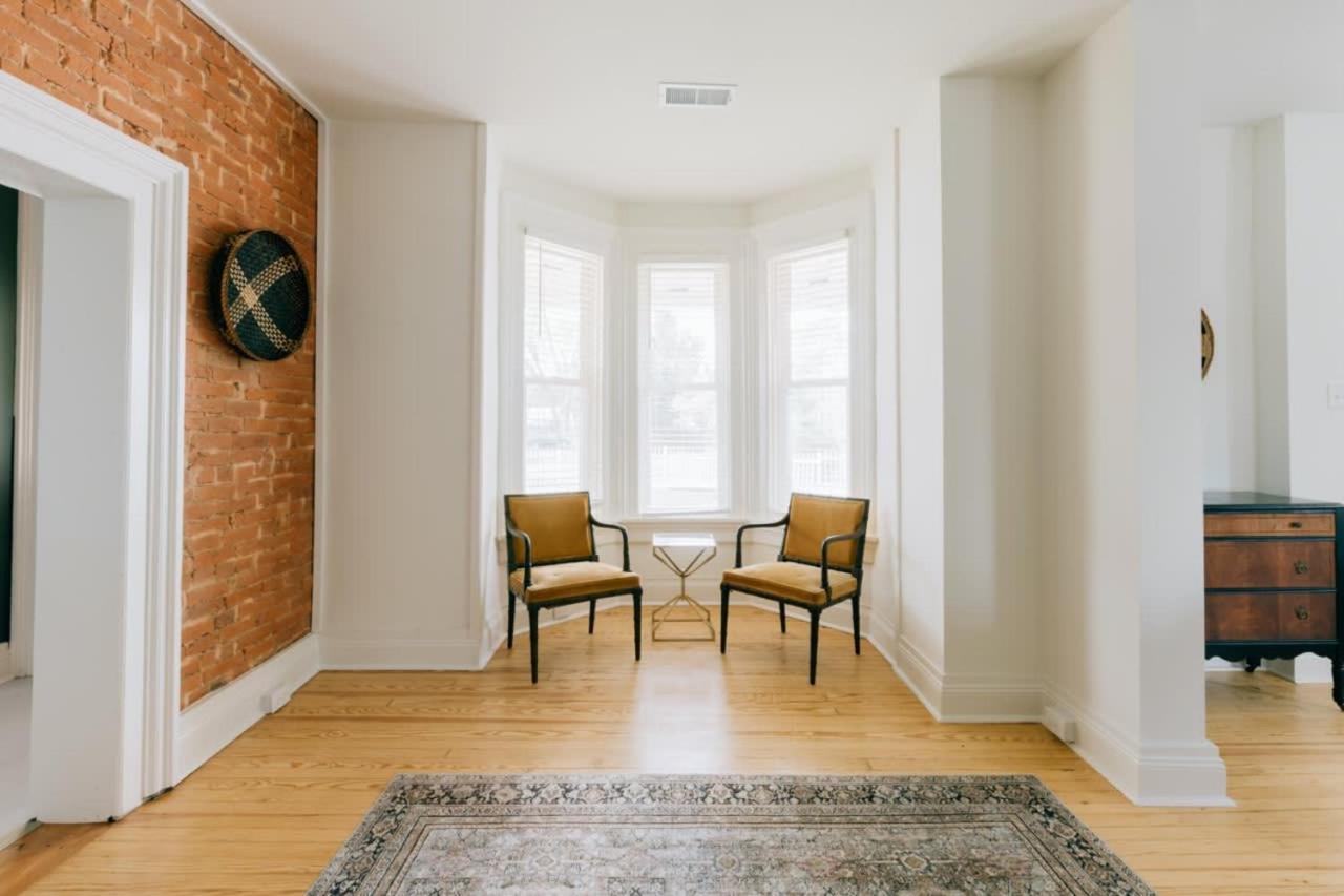 Newly Renovated Vintage Inspired Large 4 Bedroom *