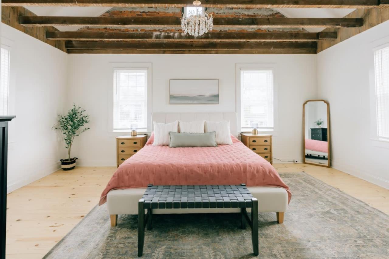 Hébergement de vacances Newly Renovated Vintage Inspired Large 4 Bedroom Mount Joy