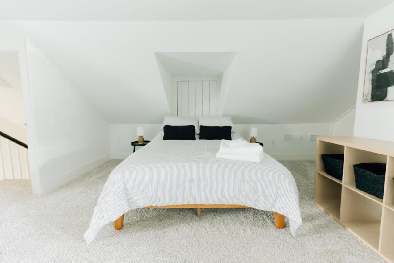 Newly Renovated Vintage Inspired Large 4 Bedroom