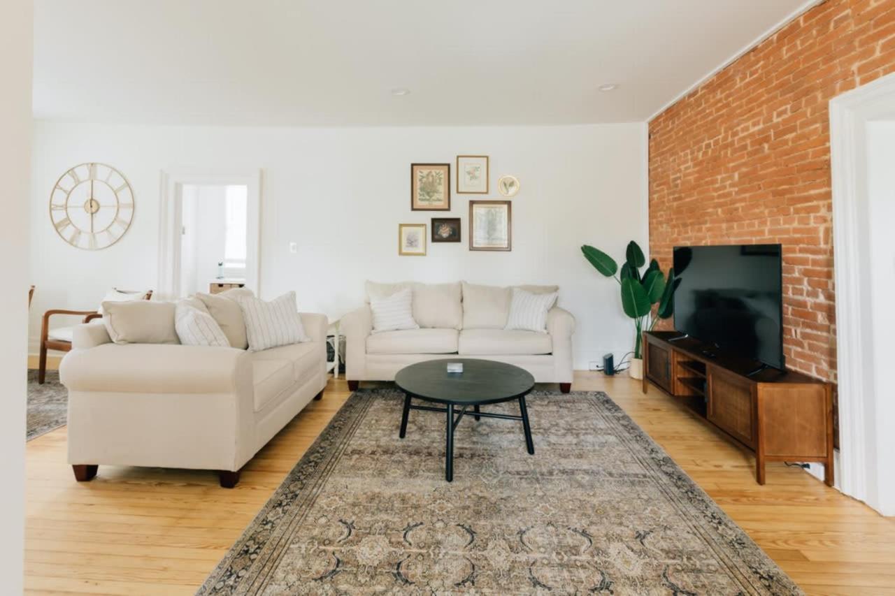 Newly Renovated Vintage Inspired Large 4 Bedroom