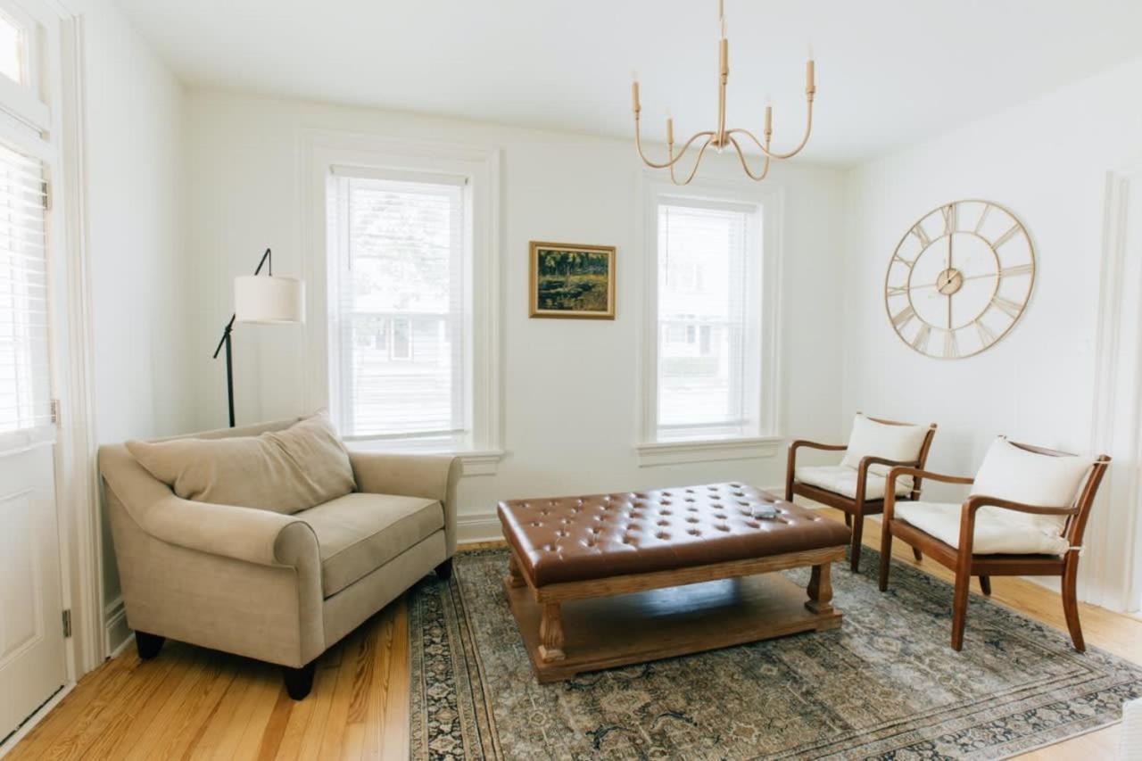 Newly Renovated Vintage Inspired Large 4 Bedroom Hébergement de vacances *